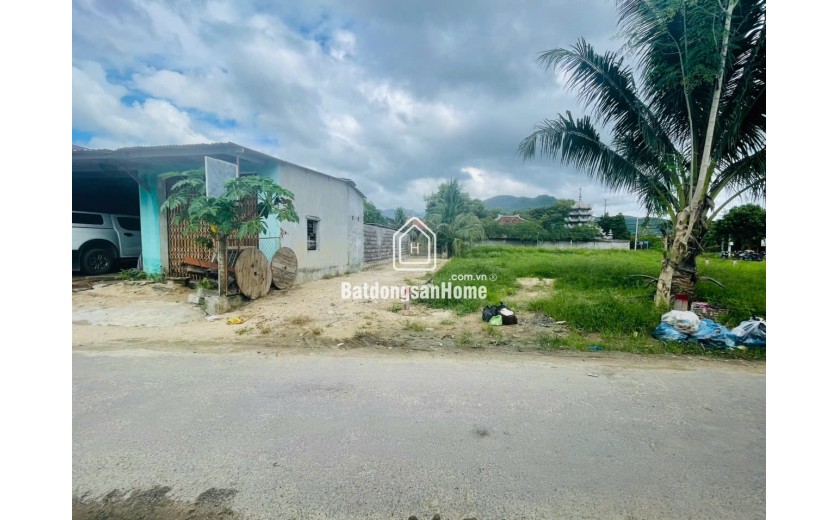 ĐấtDiên Phú đường nhựa Kinh doanh thông rộng 6m.. Lô góc 2 mặt tiền vuôn vắn.